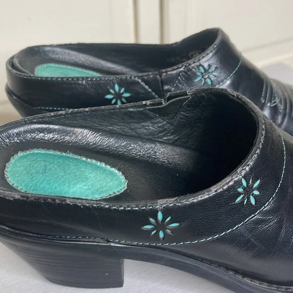 ARIAT Women’s slide Mules Black Turquoise Leather Upper SIZE 7B - Picture 6 of 11